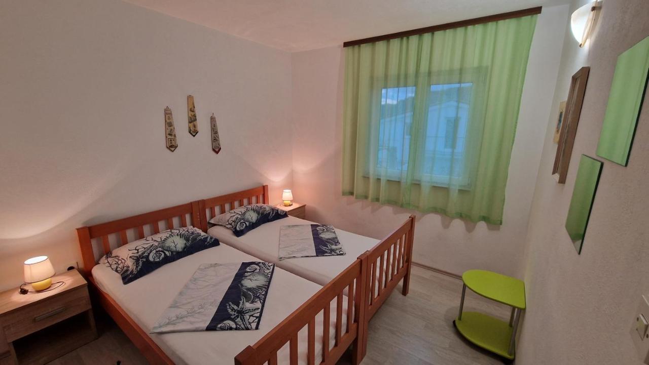 Apartments With A Parking Space Mavarstica, Ciovo - 12435 Трогир Экстерьер фото