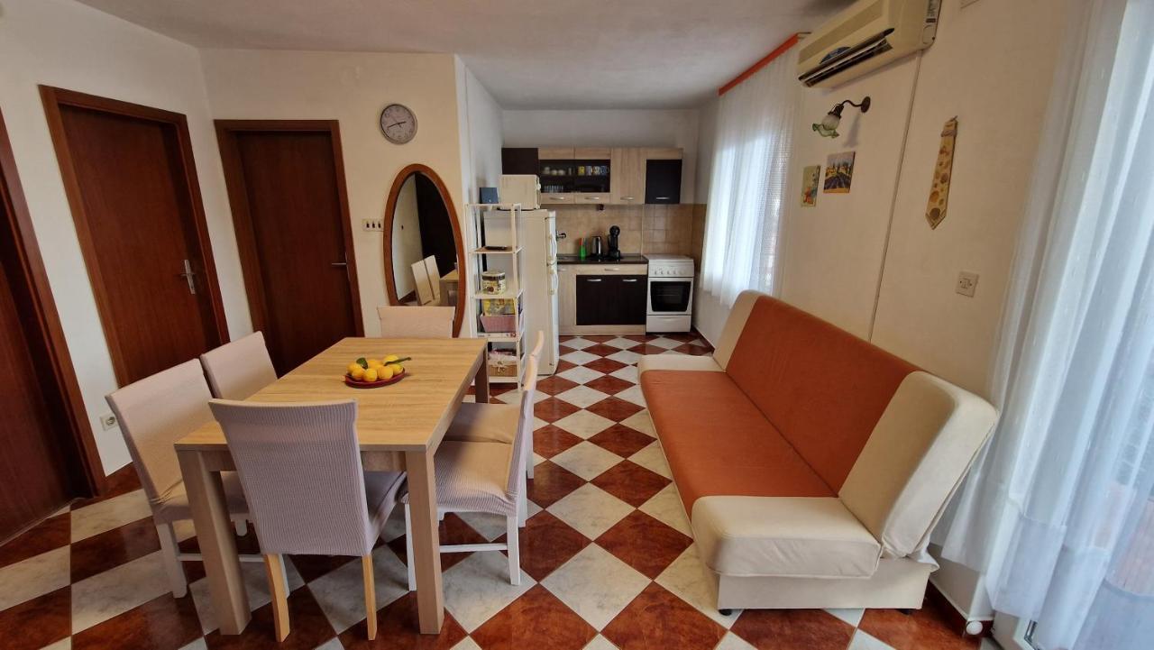 Apartments With A Parking Space Mavarstica, Ciovo - 12435 Трогир Экстерьер фото